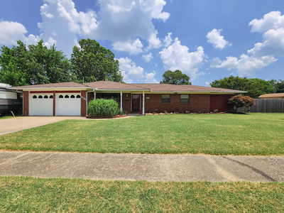 1534 Redbud Lane, McAlester